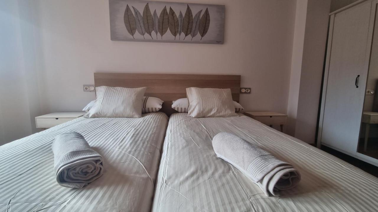 Apartamento Piso Zona Hospital 6 Personas Oviedo Exterior foto